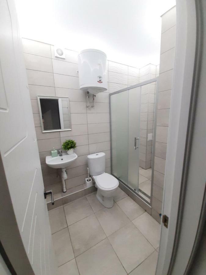 смарт в новострое у метро дворец спорта Apartment *