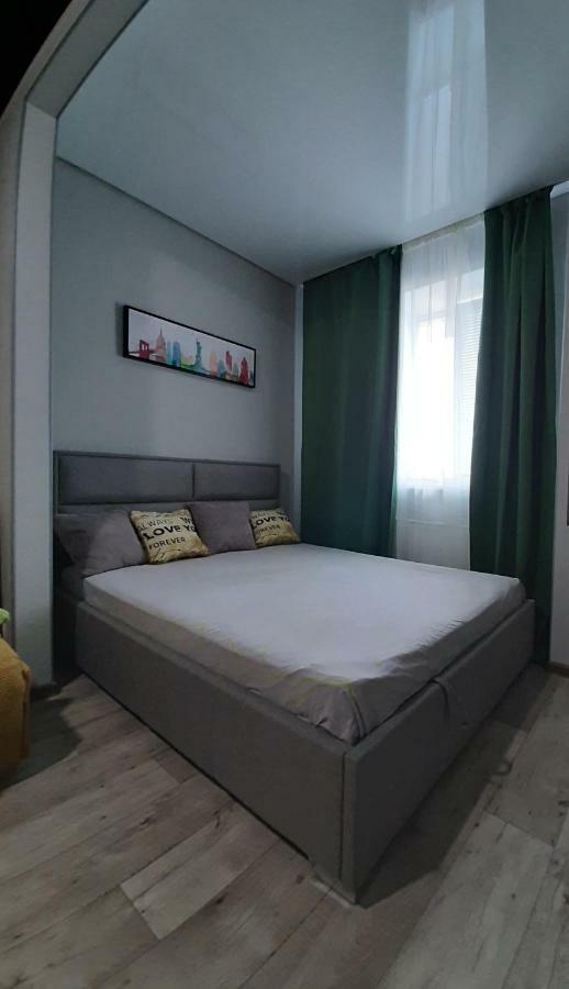 смарт в новострое у метро дворец спорта Apartment *
